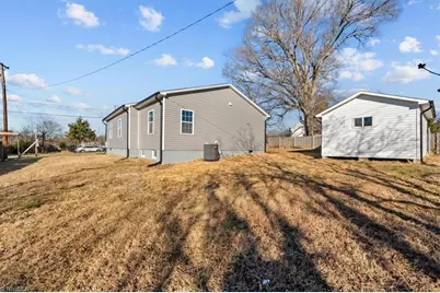 105 Charles Street, Thomasville, NC 27360 - Photo 6