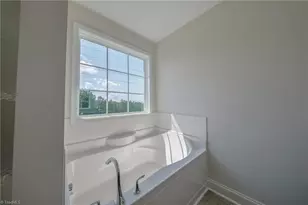 1312 Dandridge Dr, Kernersville, NC 27284 - Photo 24