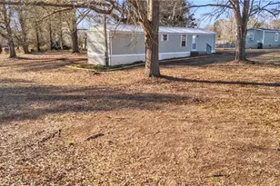 4179 Deerfield Dr, Maiden, NC 28650 - Photo 4