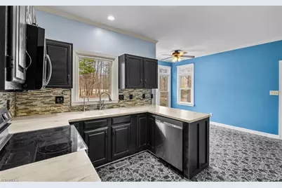 8 Knoll Brook Court, Greensboro, NC 27407 - Photo 10