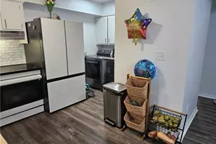 303 Lamplighter Cir, Winston-Salem, NC 27104 - Photo 10