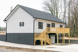 129 E Oakdale St, Mount Airy, NC 27030 - Photo 4