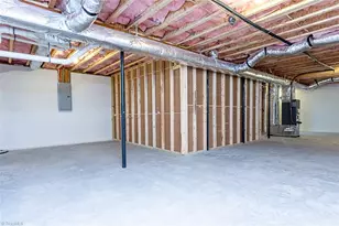 129 E Oakdale St, Mount Airy, NC 27030 - Photo 24