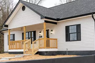 129 E Oakdale St, Mount Airy, NC 27030 - Photo 6