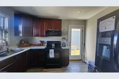 1210 22nd Street, Winston-Salem, NC 27105 - Photo 4