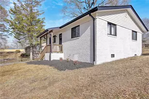 9 Grant St, Lexington, NC 27292 - Photo 4