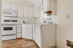 1201 Deptford Ct, Raleigh, NC 27609 - Photo 6