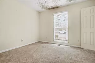 1201 Deptford Ct, Raleigh, NC 27609 - Photo 10