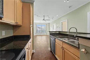 411 Washington St, Greensboro, NC 27401 - Photo 10