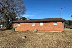 601 Meadowbrook Dr, King, NC 27021 - Photo 14