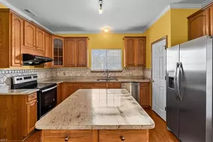 4623 Village Square Ct, Greensboro, NC 27409 - Photo 12