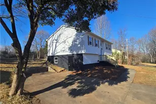 4910 Pine Hall Rd, Walkertown, NC 27051 - Photo 4