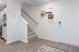 1630 Faircrest Ln, Greensboro, NC 27406 - Photo 4