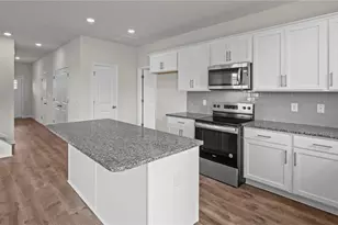 590 Forest Creek Dr, Winston-Salem, NC 27107 - Photo 8