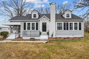 131 Hawthorne Dr, Asheboro, NC 27205 - Photo 2