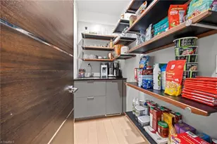 2108 Berkshire Ln, Greensboro, NC 27408 - Photo 24