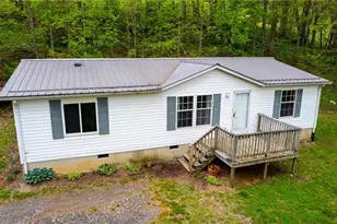 760 Townview St, West Jefferson, NC 28694 - Photo 1