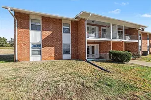 2829 North O.Henry Boulevard, Greensboro, NC 27405 - Photo 4