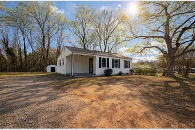 250 Holly Grove Road E, Lexington, NC 27292 - Photo 2