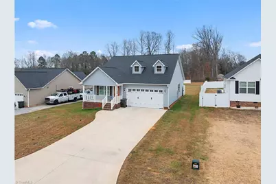 114 Brooke Ridge Drive, Thomasville, NC 27360 - Photo 2