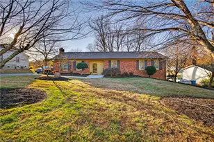 4502 Whitby Pl, Greensboro, NC 27406 - Photo 2