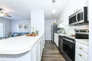 700 Glendale Dr, Greensboro, NC 27406 - Photo 6