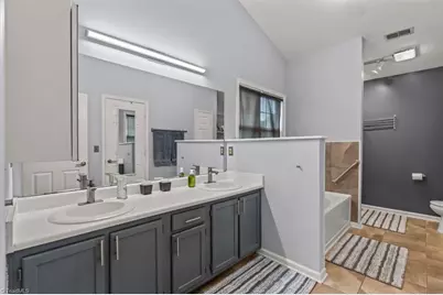 10 Manor Ridge Court, Greensboro, NC 27407 - Photo 16