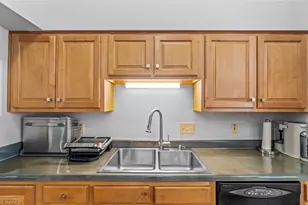 10 Manor Ridge Ct, Greensboro, NC 27407 - Photo 12