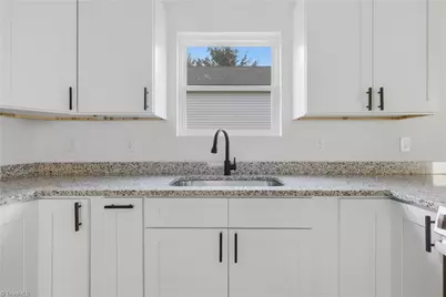 518 N Beaumont Avenue, Burlington, NC 27217 - Photo 10