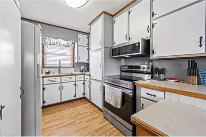 896 Knowles Road, Reidsville, NC 27320 - Photo 14