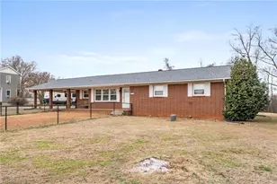 896 Knowles Rd, Reidsville, NC 27320 - Photo 2
