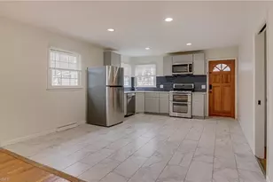 2504 Cornwallis Dr, Greensboro, NC 27408 - Photo 8