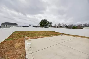 3828 Miller Dr, Greensboro, NC 27405 - Photo 6