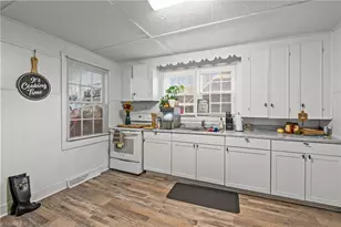 231 Dorothy St, High Point, NC 27262 - Photo 8