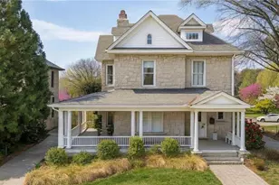 607 N Main St, Mount Airy, NC 27030 - Photo 2