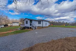 3103 Pipers Gap Rd, Mount Airy, NC 27030 - Photo 6