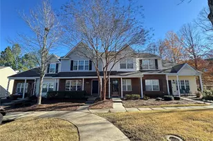 16875 Greenlawn Hills Ct, Charlotte, NC 28213 - Photo 2