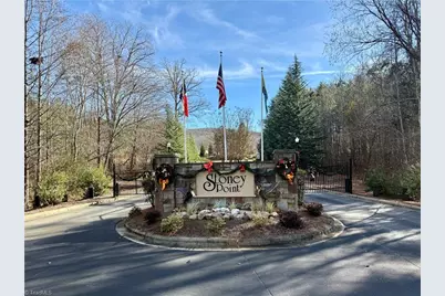 200 Harbor Drive E, Lexington, NC 27295 - Photo 2