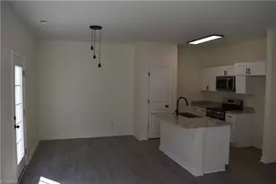 1015 Sharon St, High Point, NC 27260 - Photo 8