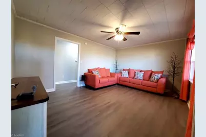 167 Draughn Street, Mount Airy, NC 27030 - Photo 2