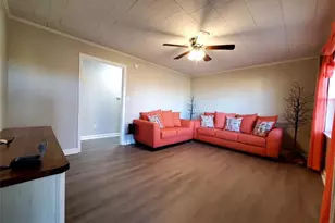 167 Draughn St, Mount Airy, NC 27030 - Photo 2