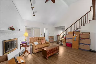 2016 Candelar Dr, High Point, NC 27265 - Photo 10