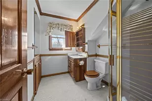 2404 Saddle Club Rd, Burlington, NC 27215 - Photo 30