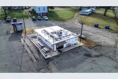 9140 Nc Highway 90 E, Stony Point, NC 28678 - Photo 4