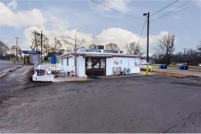 9140 Nc Highway 90 E, Stony Point, NC 28678 - Photo 10