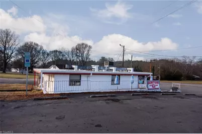 9140 Nc Highway 90 E, Stony Point, NC 28678 - Photo 12