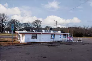 9140 Nc Hwy 90 E, Stony Point, NC 28678 - Photo 12