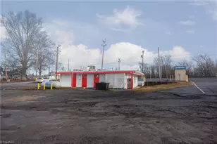 9140 Nc Hwy 90 E, Stony Point, NC 28678 - Photo 16