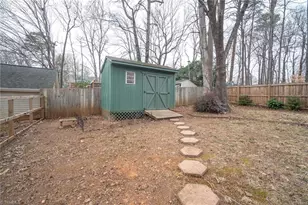 906 Chatfield Dr, Greensboro, NC 27410 - Photo 40