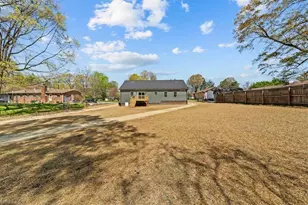 3903 Daye Dr, Greensboro, NC 27407 - Photo 30